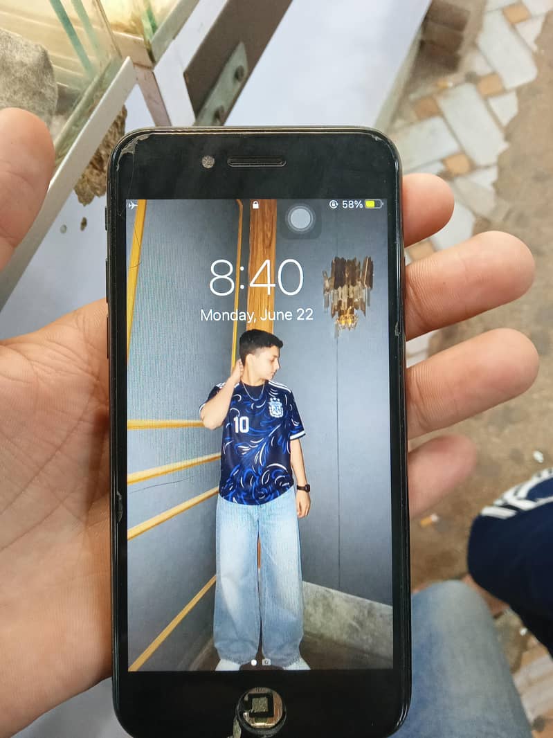 Apple iPhone 7 3