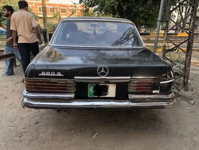 Mercedes 240 Gd 1900