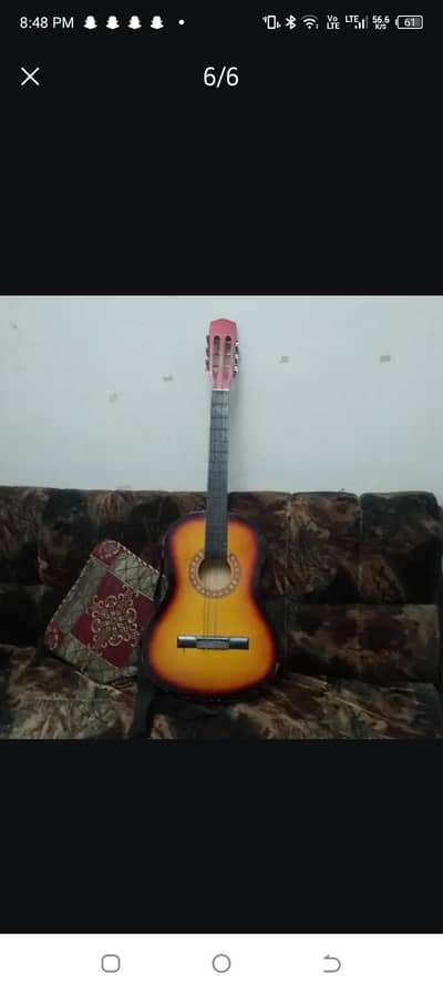 best guitar hai is price mein ismein ek string tuti hui hai aur bilkul
