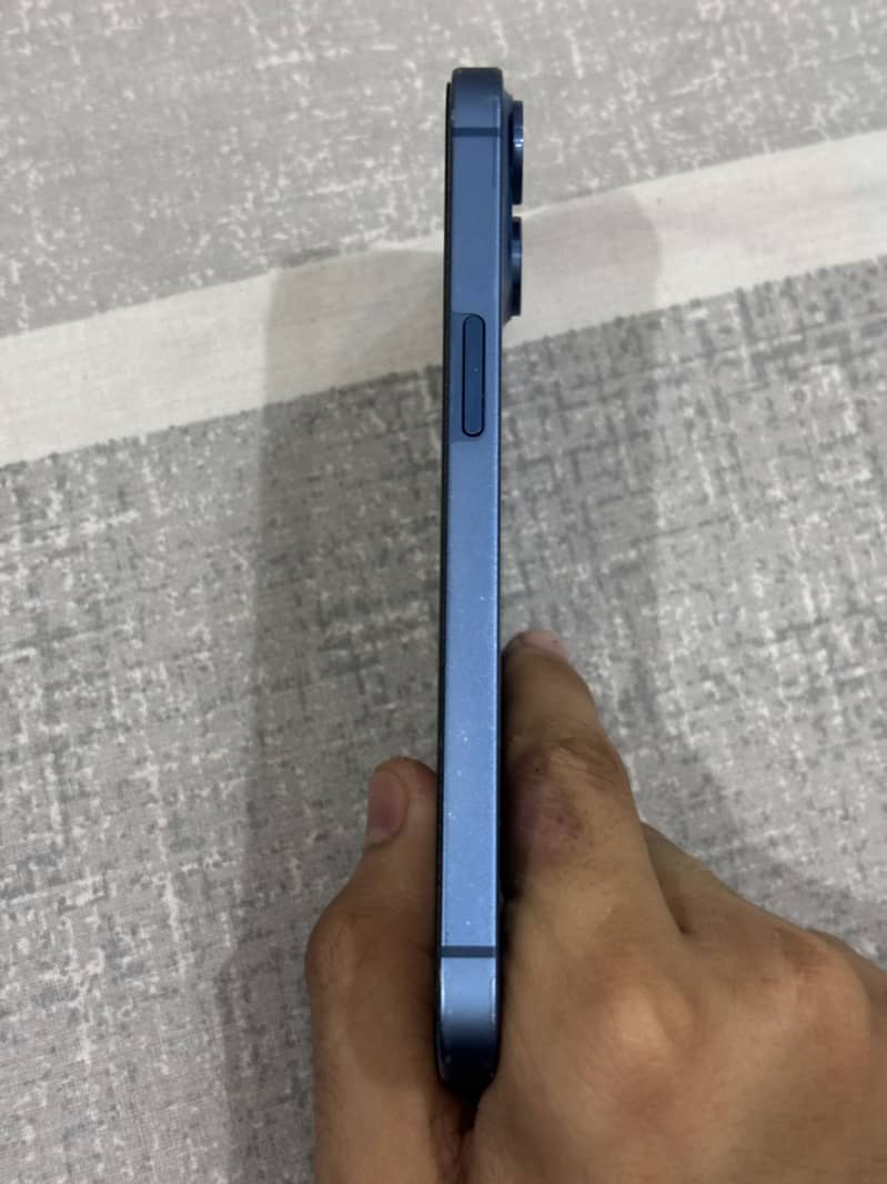 Apple iPhone 13 3