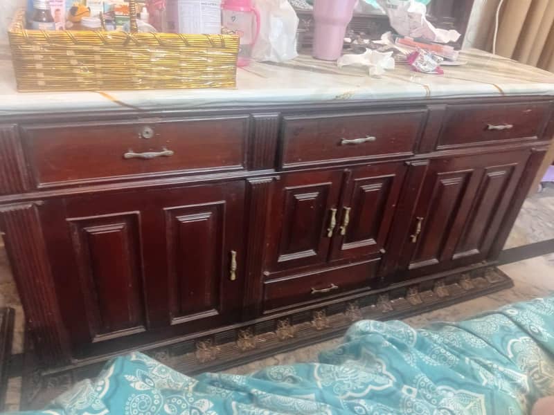 dressing table + almari 3