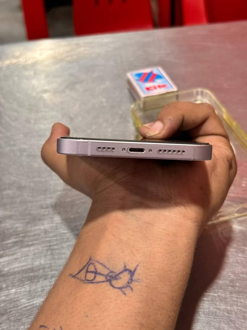 Apple iPhone 14 plus 3