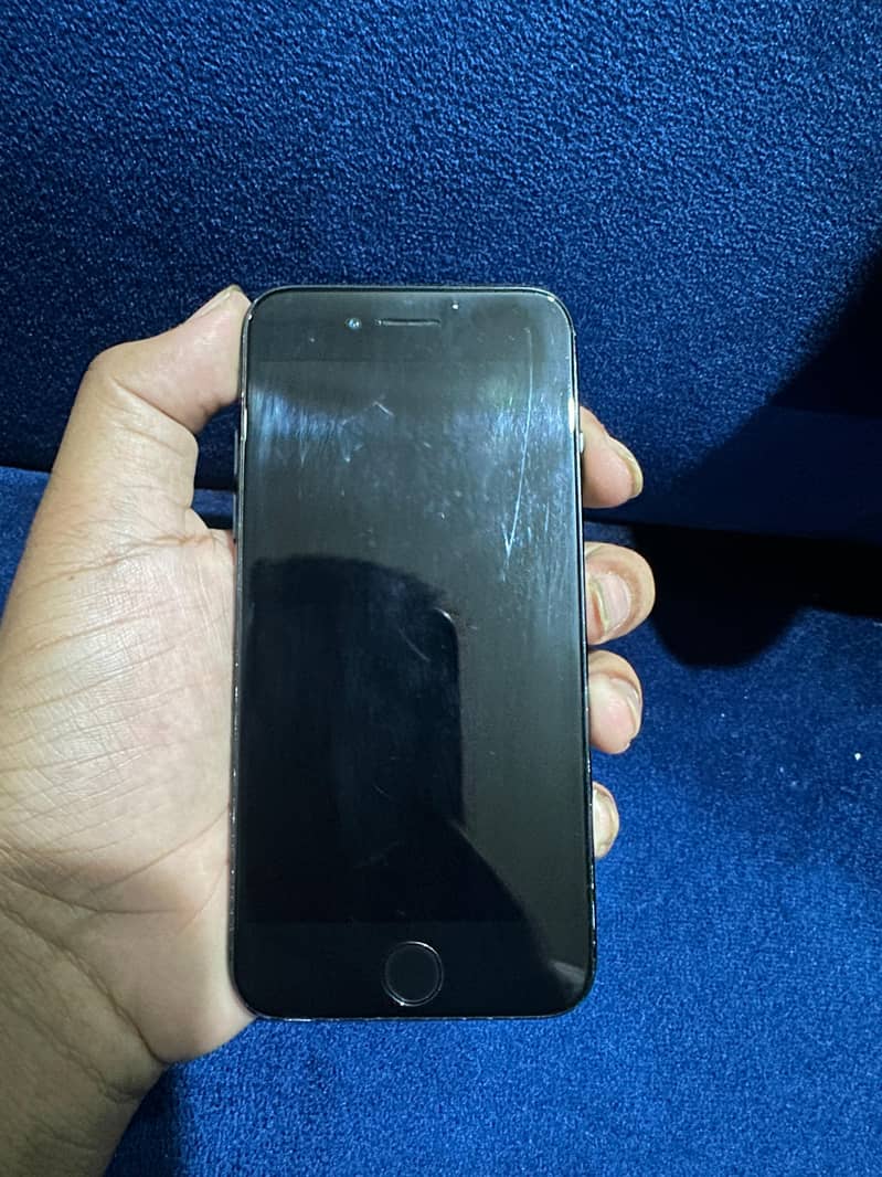 Apple iPhone 7 1