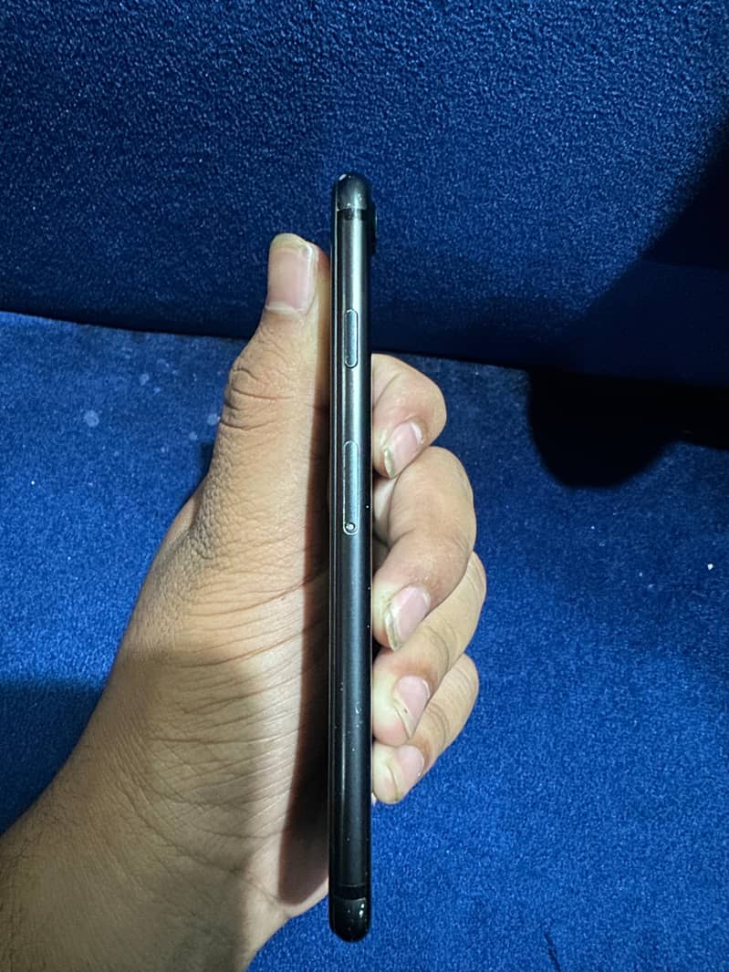 Apple iPhone 7 2