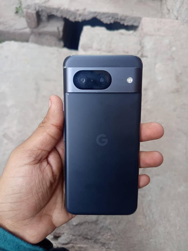 Google Pixel 8 4