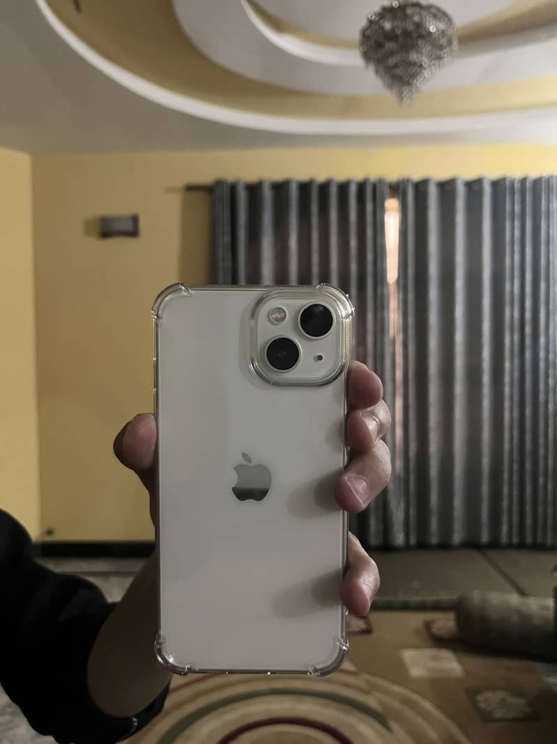 Apple iPhone 13 0