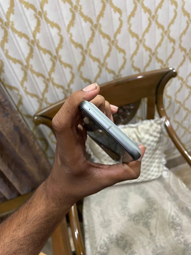 Google pixel 8 6