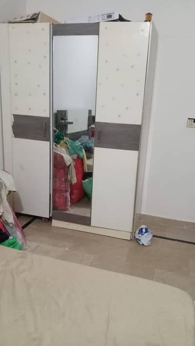 3 door cupboard