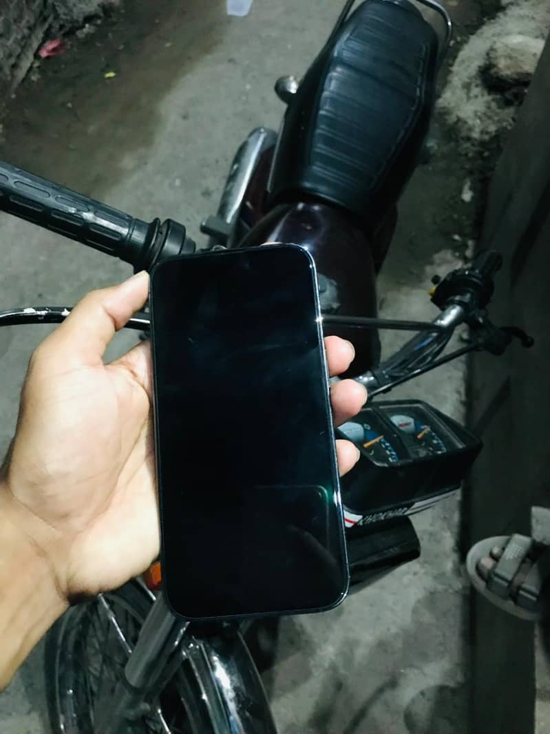 iPhone 14 pro 0
