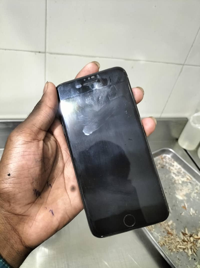 Apple iPhone 7 Plus 1