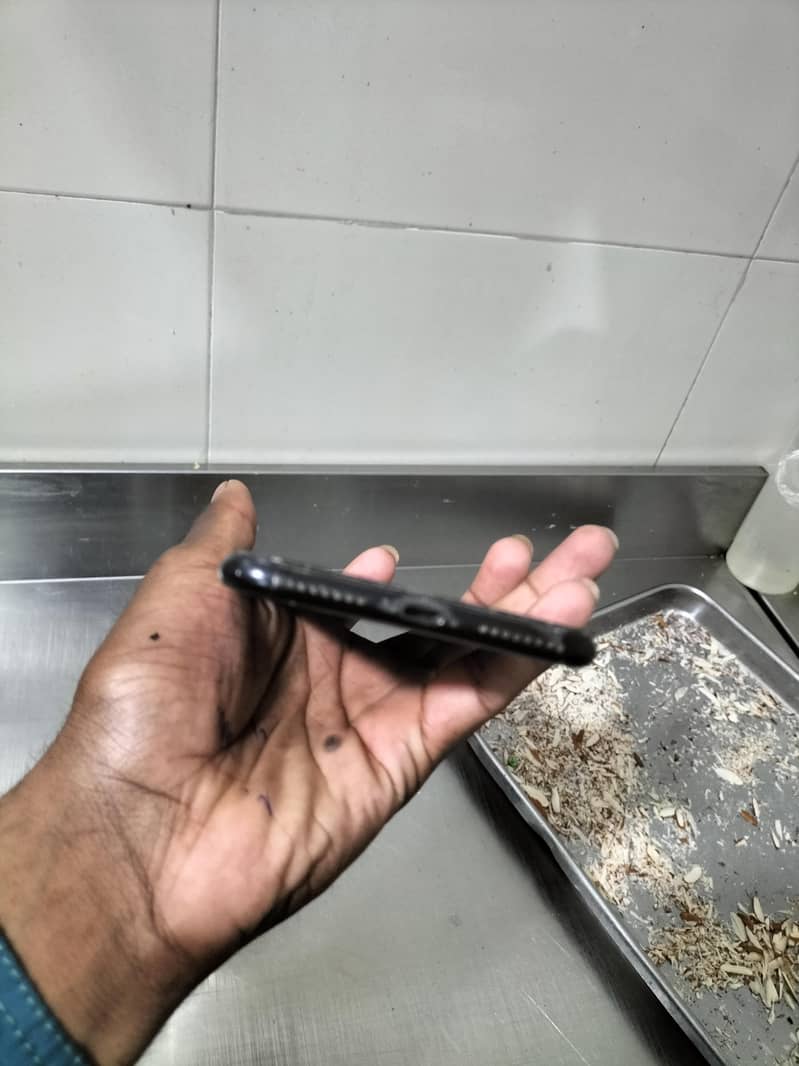 Apple iPhone 7 Plus 2