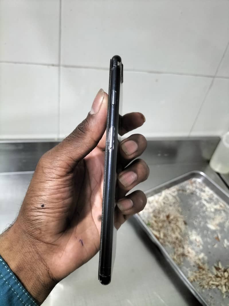Apple iPhone 7 Plus 4