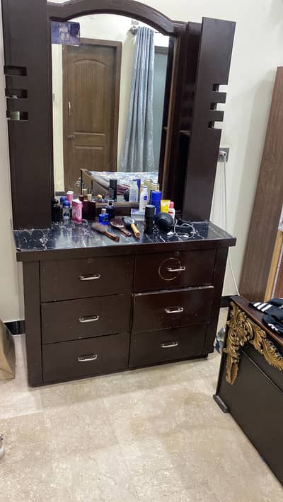 Dressing table