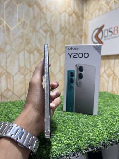 Vivo y 200 with box charger 8gb ram 256 gb storage