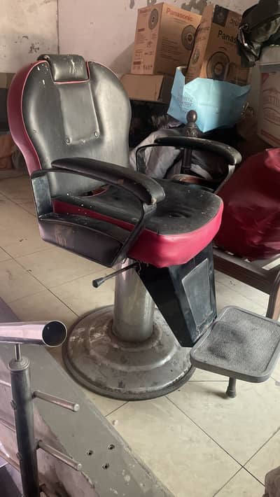 Heavy-Duty Barber Chair – Perfect for New Salon Setup