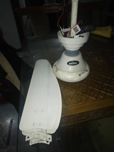 Parwaz fan a. c d. c 50 watt