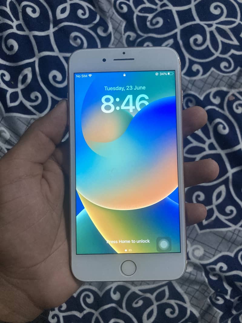 Apple iPhone 8 Plus 1