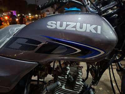 Suzuki gd 110s model 2k25 use 1400km 03212099329