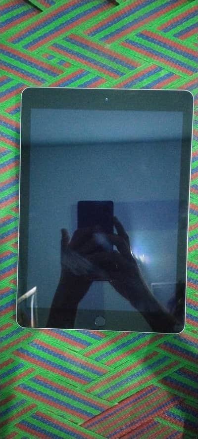 ipad 5 generation 128Gb for sale