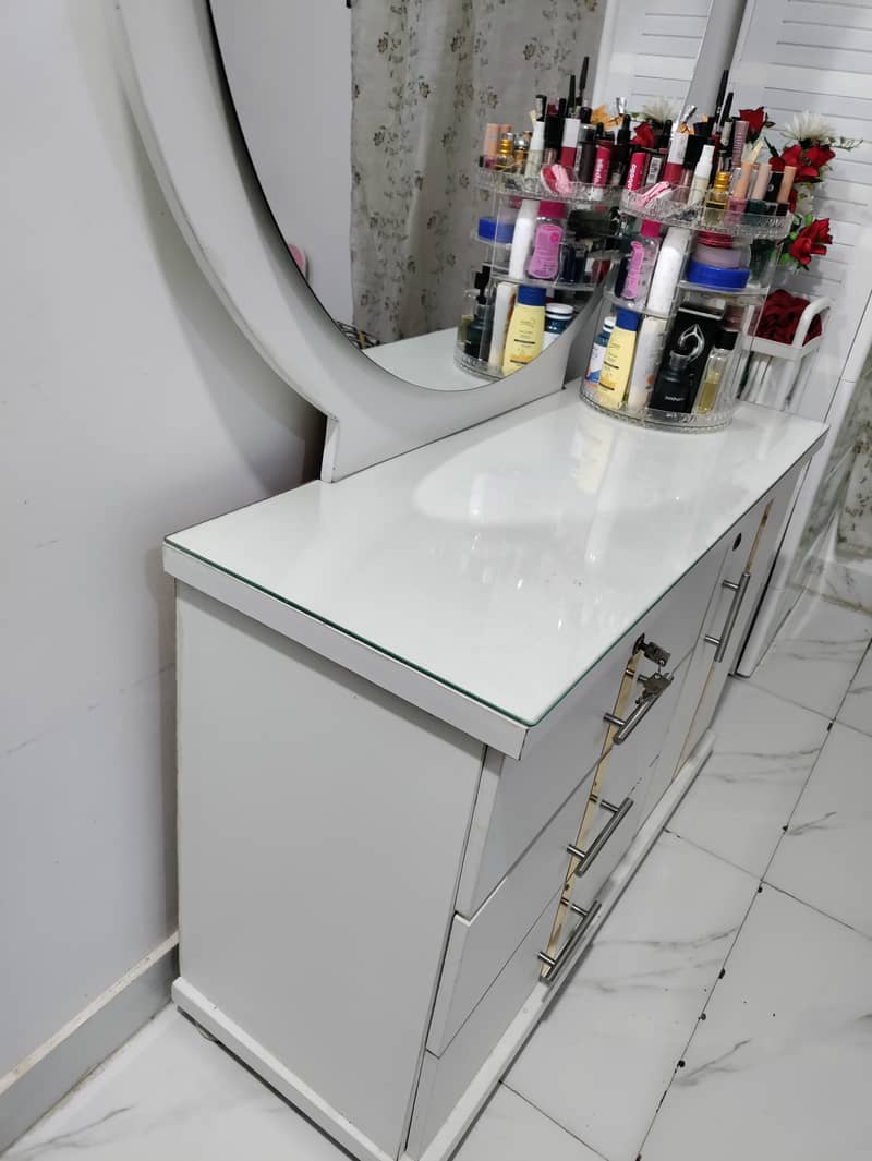 Dressing table 1