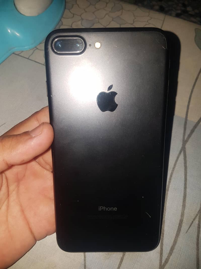 Apple iPhone 7 Plus 6