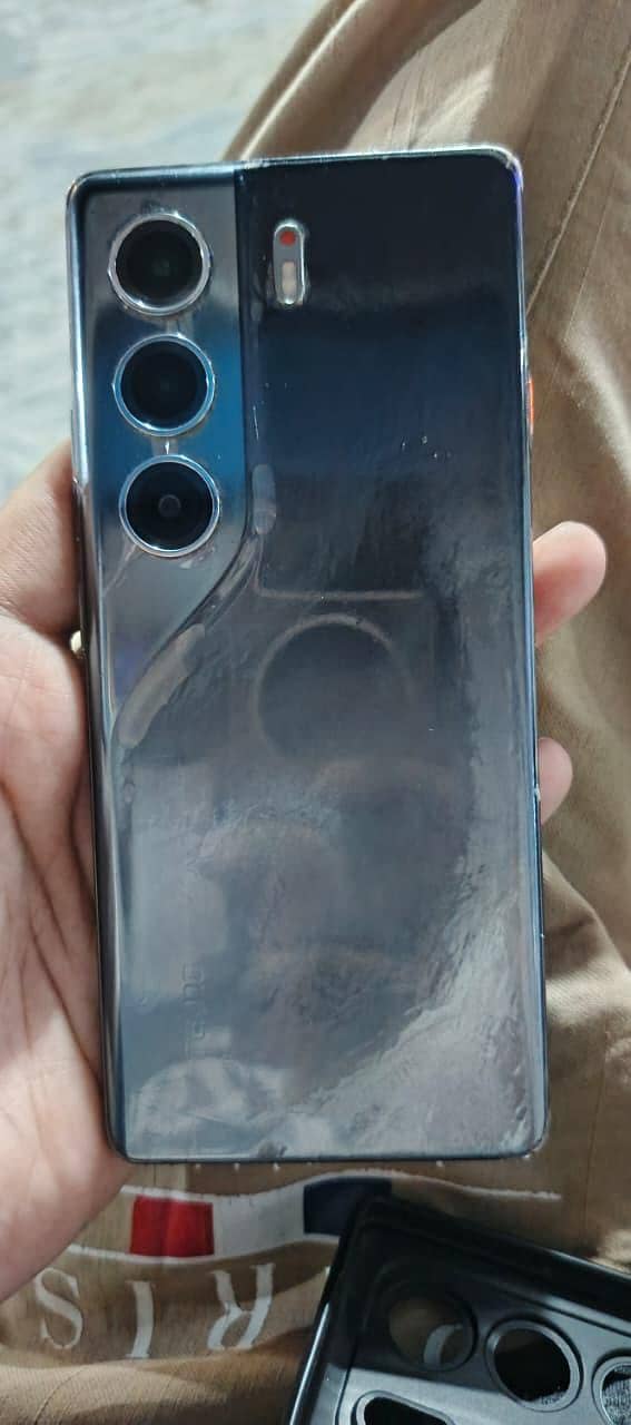 Tecno CAMON 40 Pro 0