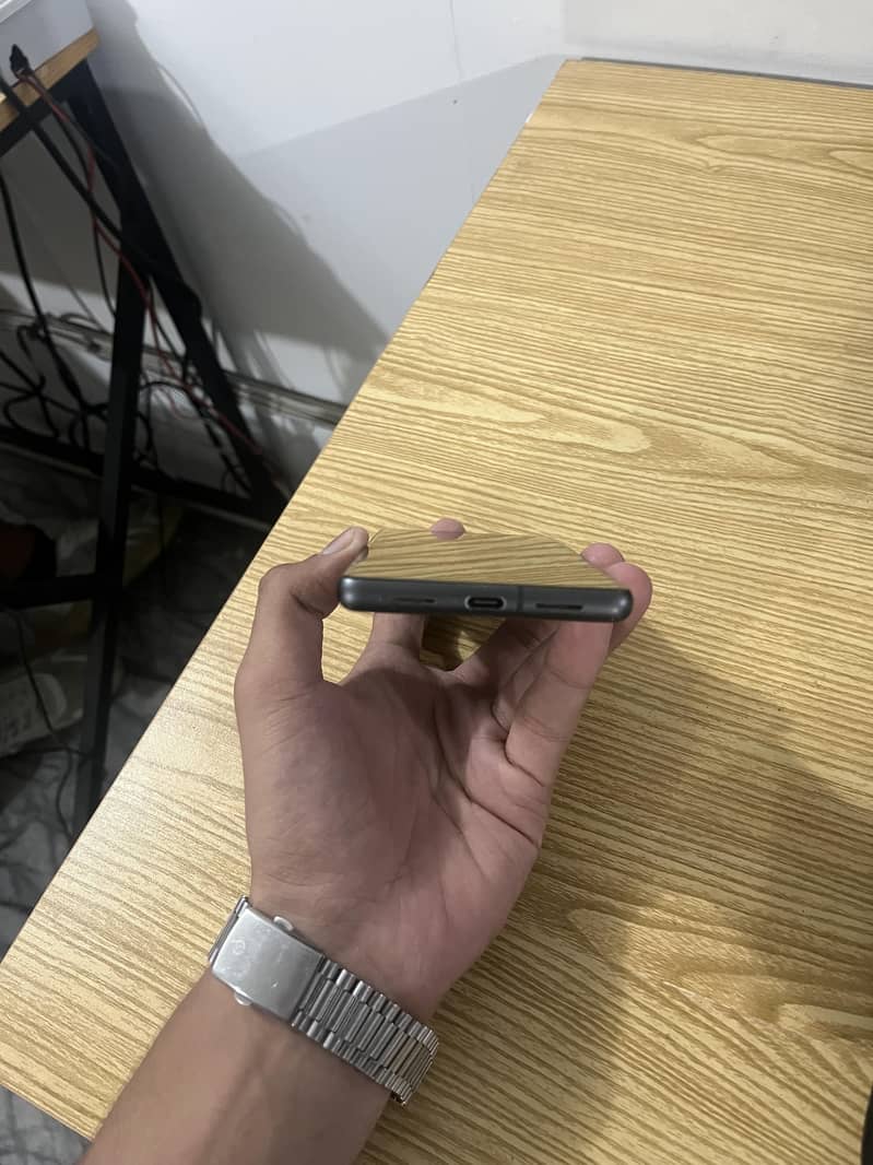 Google Pixel 7 4