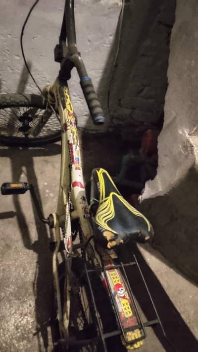 BMX CYCLE IN GOOD CONDITION