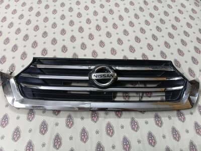 nisan roox front grill