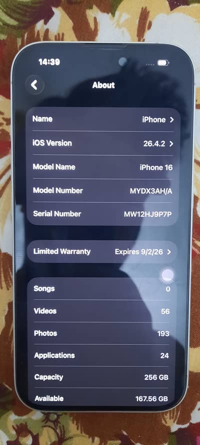 Apple iPhone 16