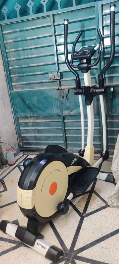 electric elliptical cross trainer 0316/1736/128 for sale