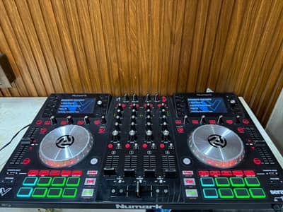 Numark NV 4-Channel Dj Controller With Dual Color Screens (Excellent)