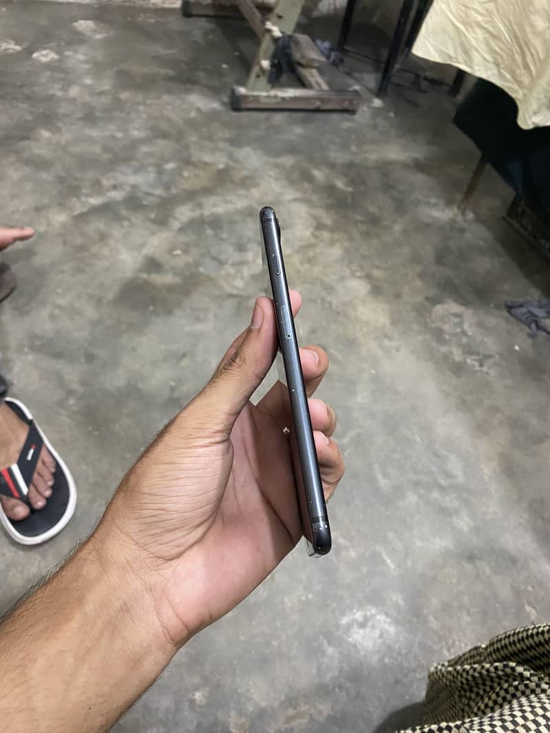 Apple iPhone 7 Plus 3