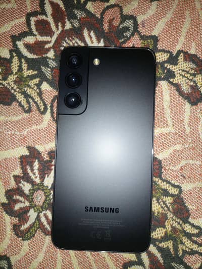 sumsung galaxy s22 8/256