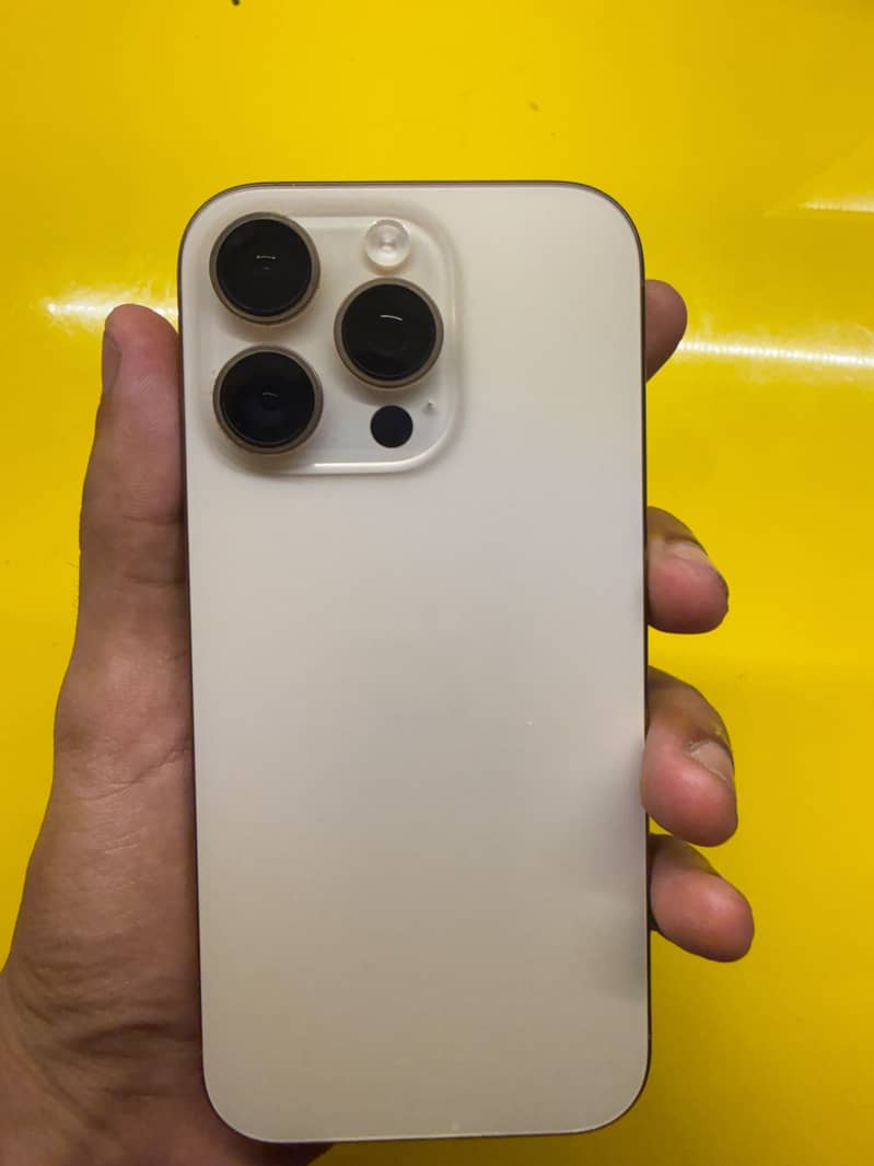 iPhone 16 Pro 1