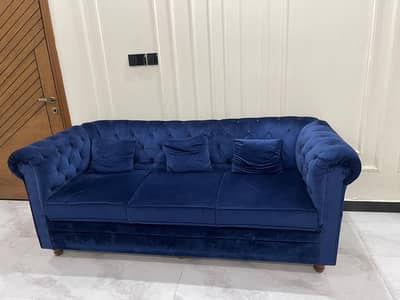 7 Saater Sofa