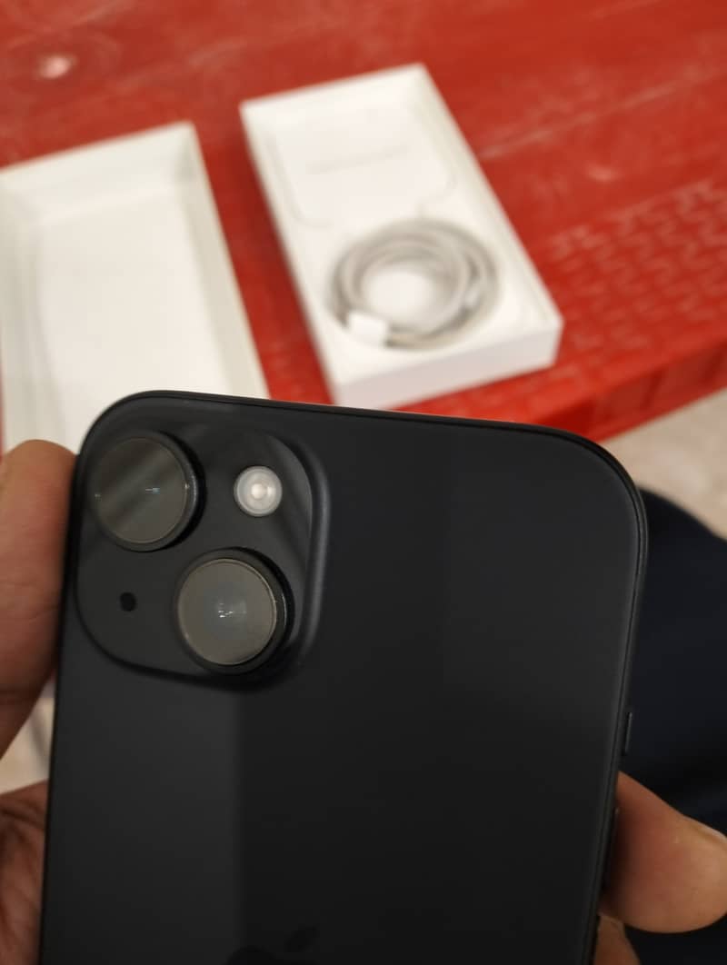 Apple iPhone 15 2