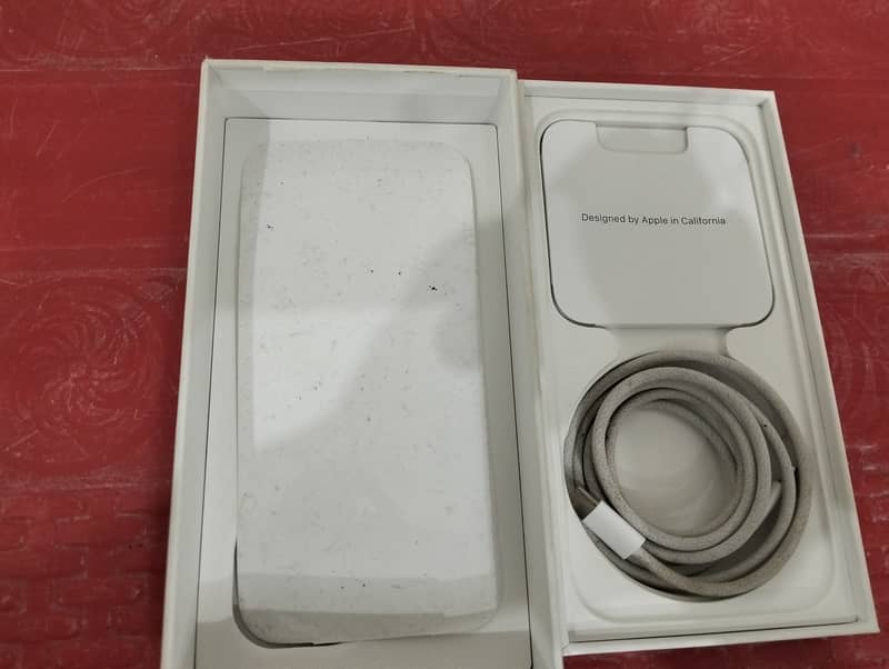 Apple iPhone 15 4