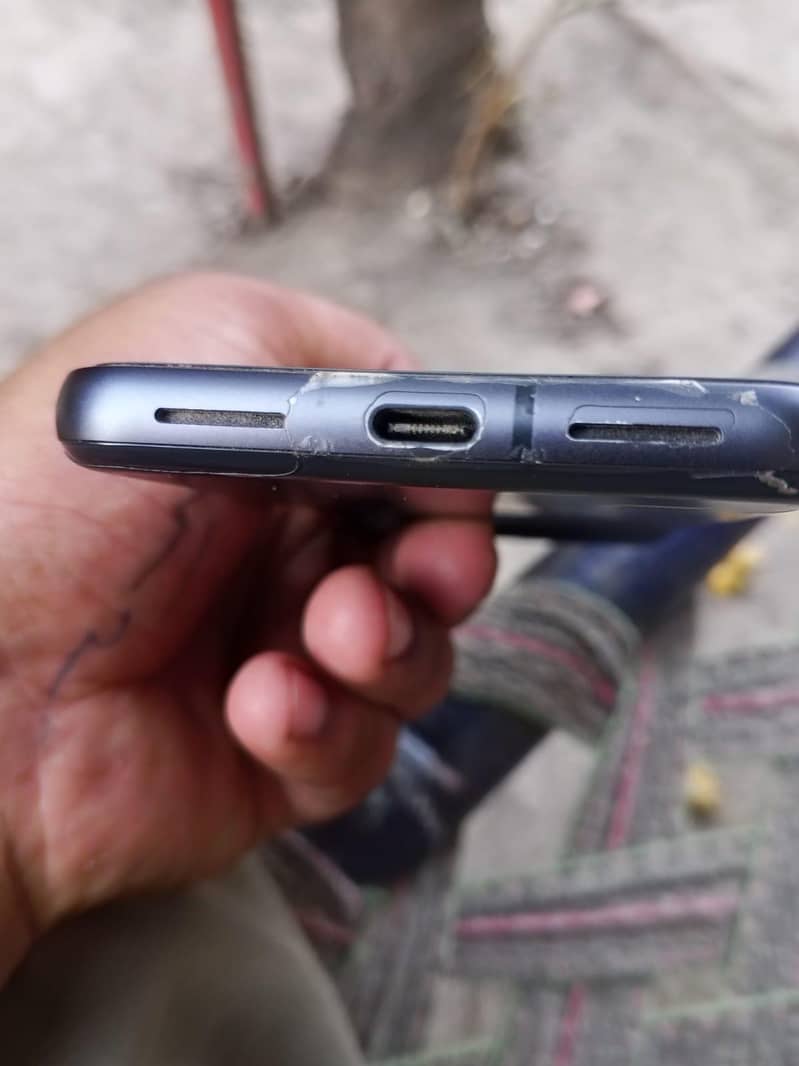 Google Pixel 8 4