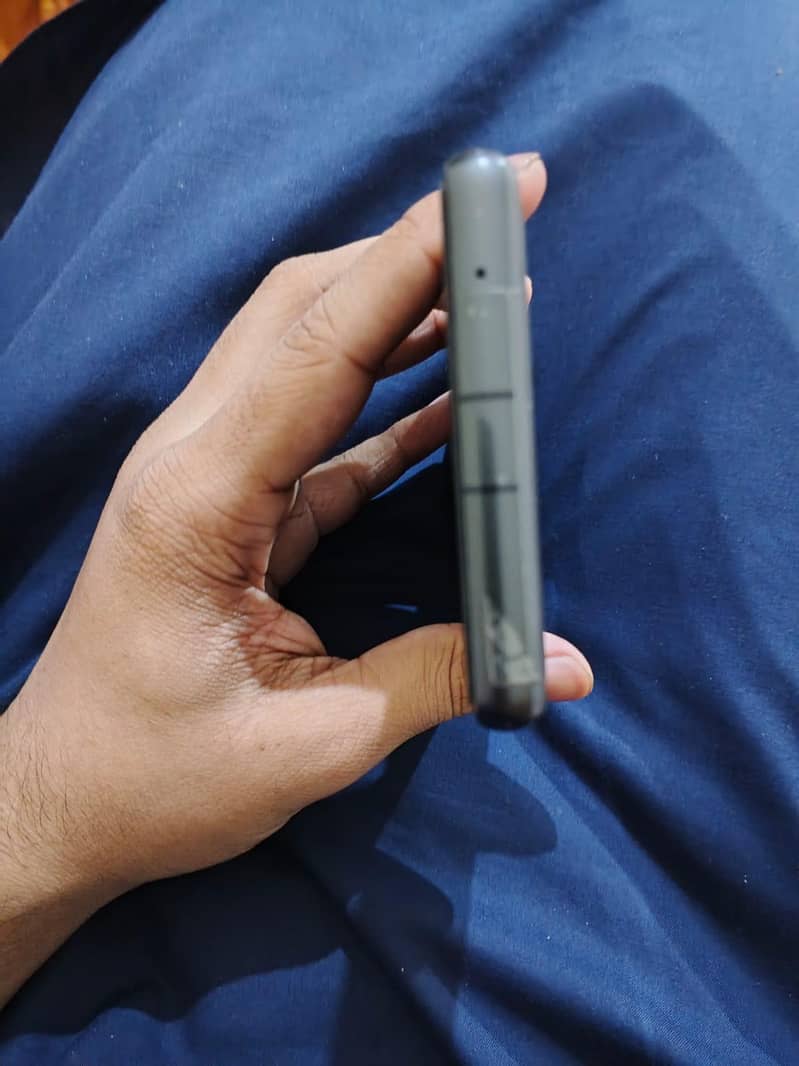 Google Pixel 7a 4