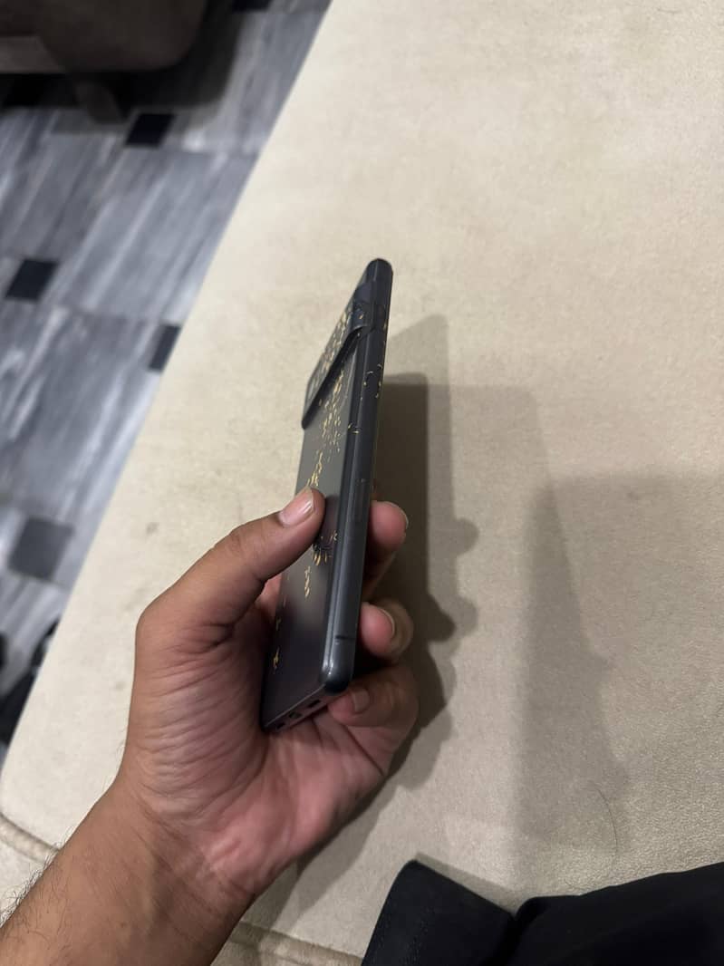 Google Pixel 7 4