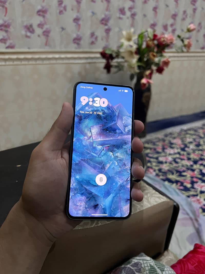 Google Pixel 8 6