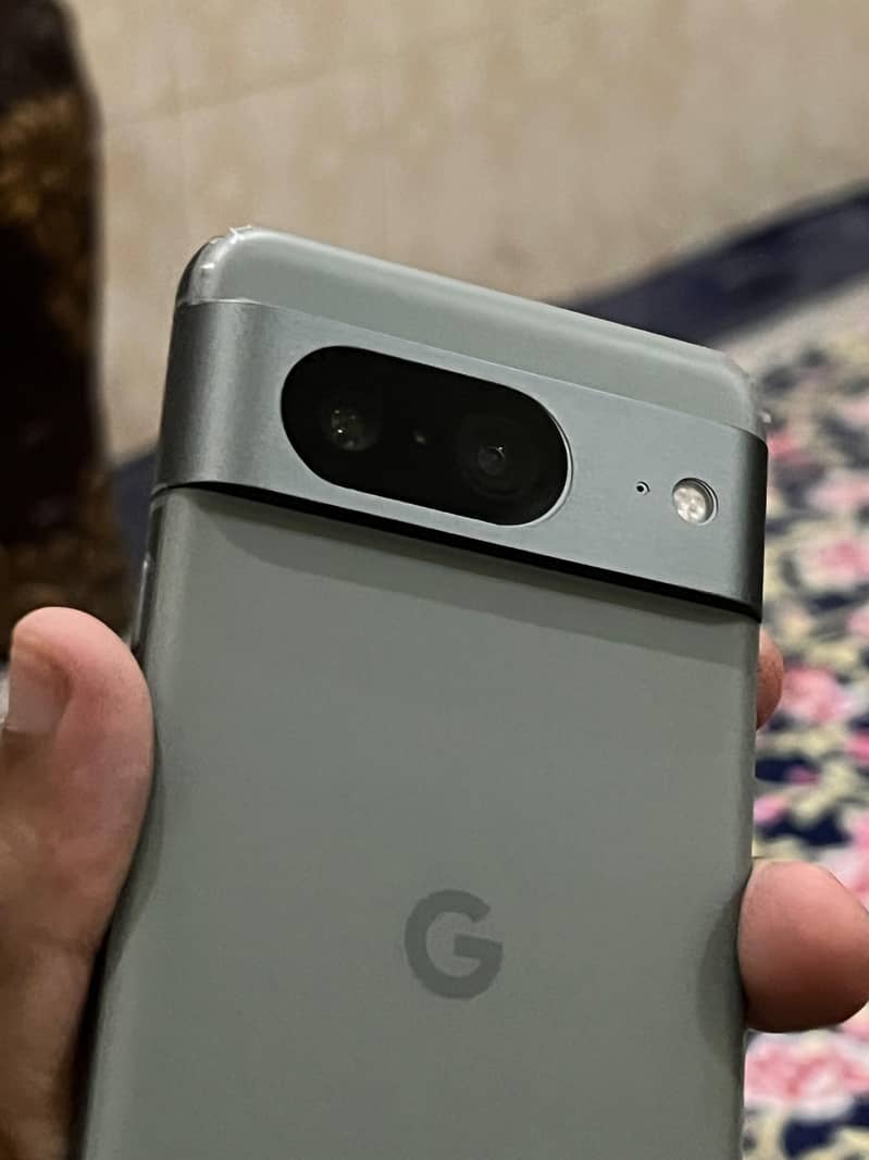 Google Pixel 8 7