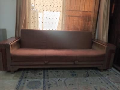 Sofa combed  good   in condition  urgently sale