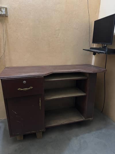 Computer table for sale