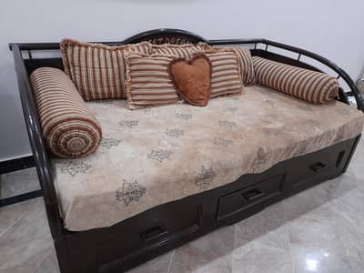 3 seater Sofacum Bed With cushions