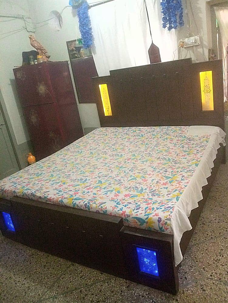 Bed Set With Side Tables 0