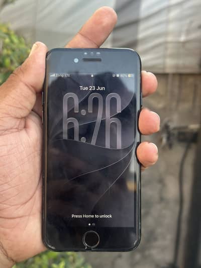 Apple iPhone SE