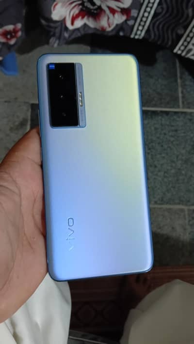 Vivo X70
