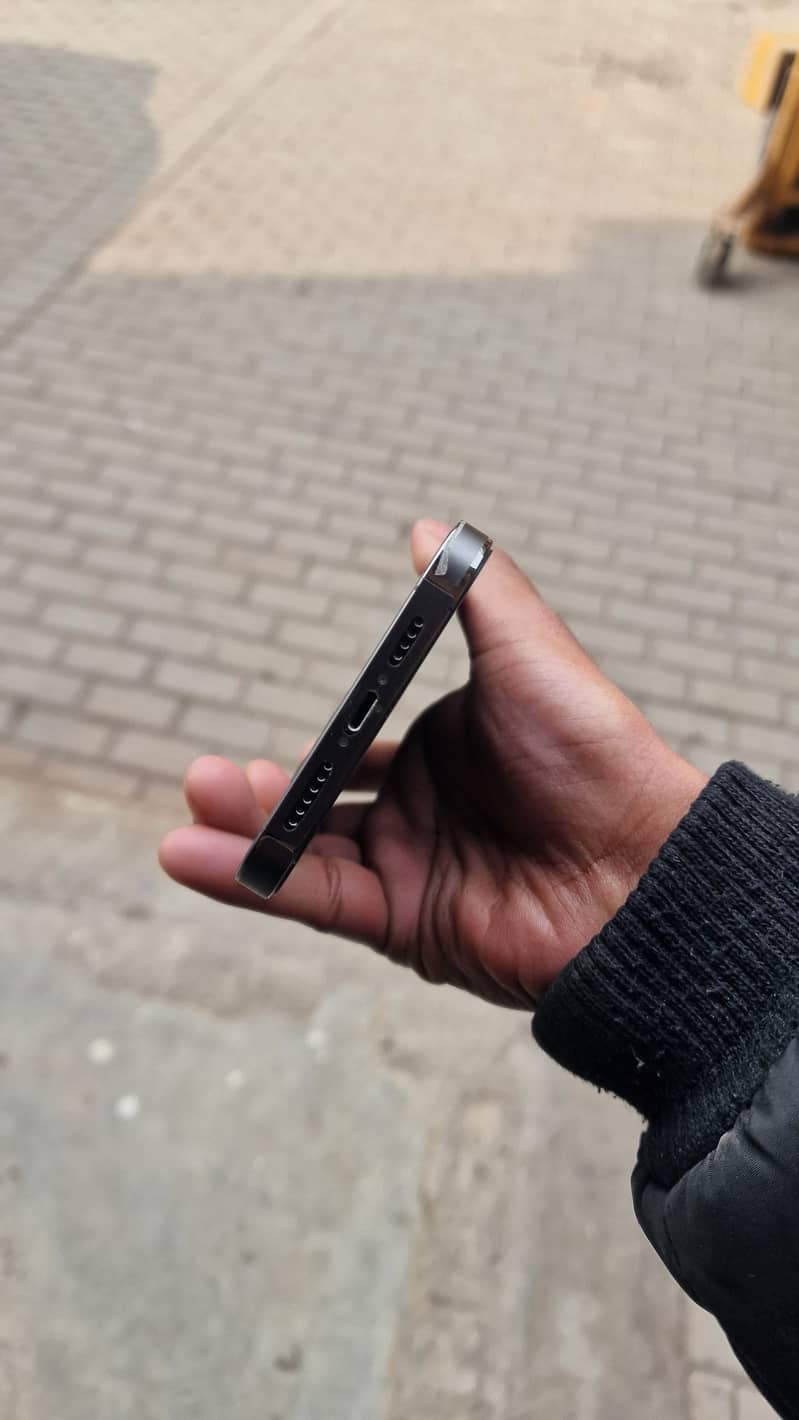 iPhone 13 Pro Max 3